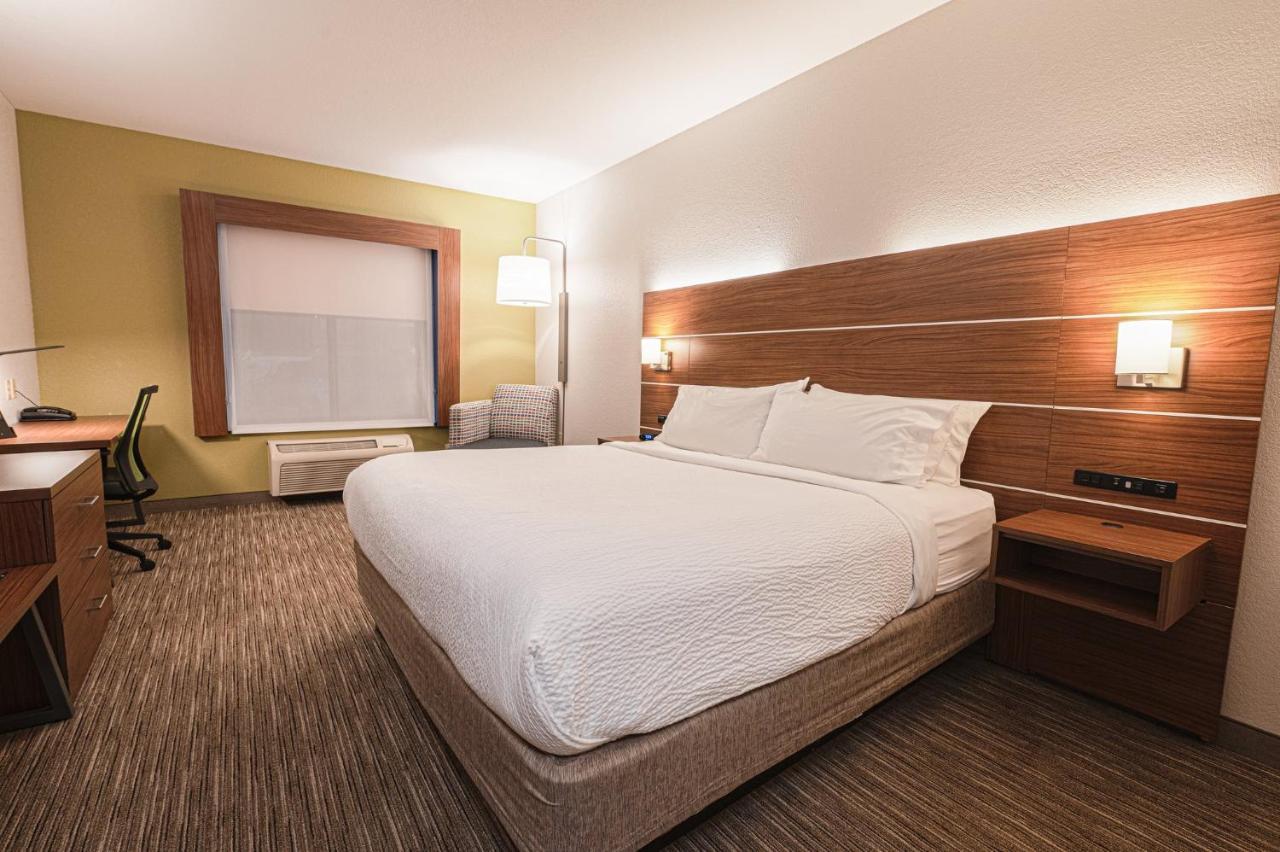 Express & By Ihg