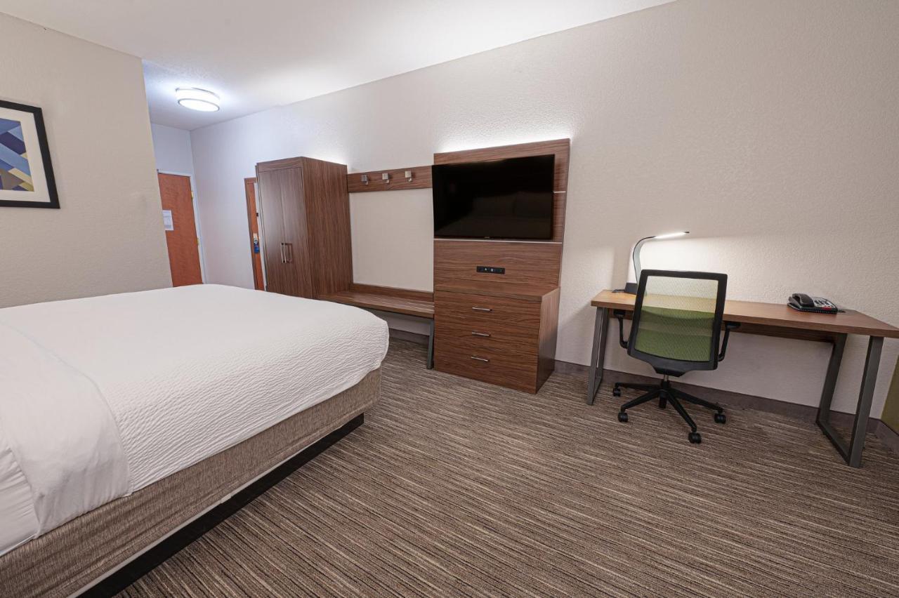 Express & By Ihg