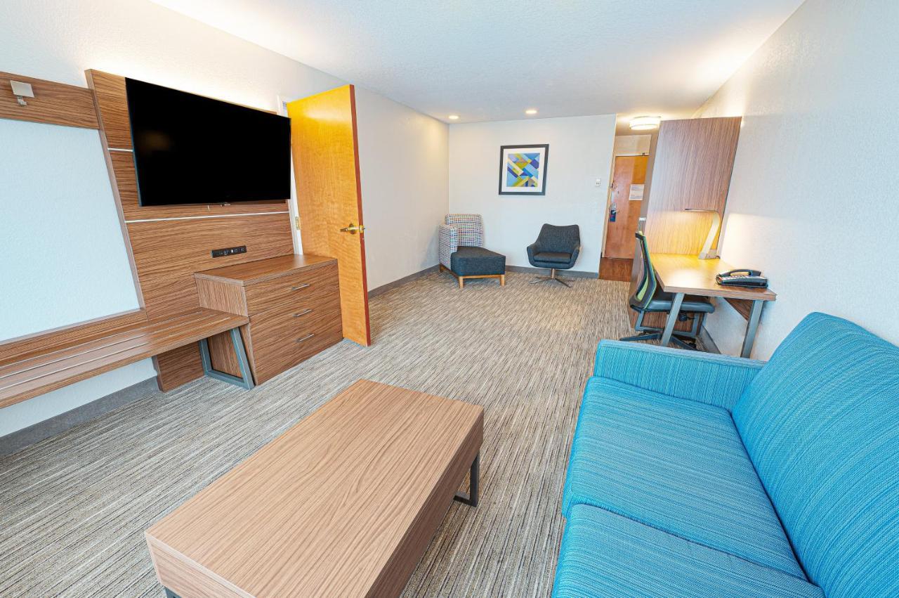 Express & By Ihg