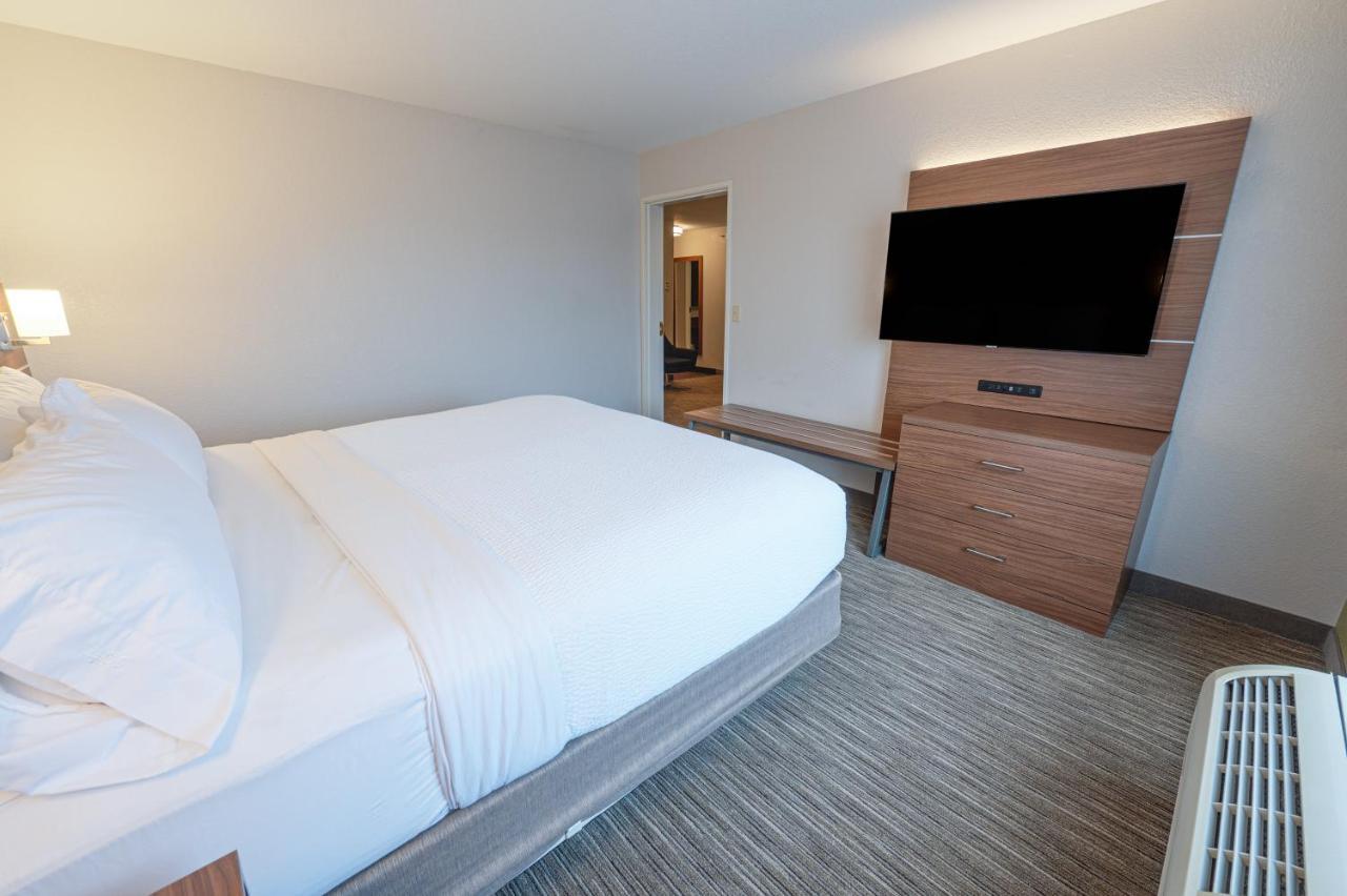 Express & By Ihg Hotel